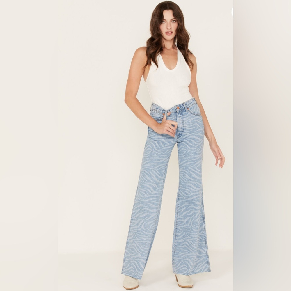 Wrangler Meow Laser Tiger Print Wanderer Flare Jean